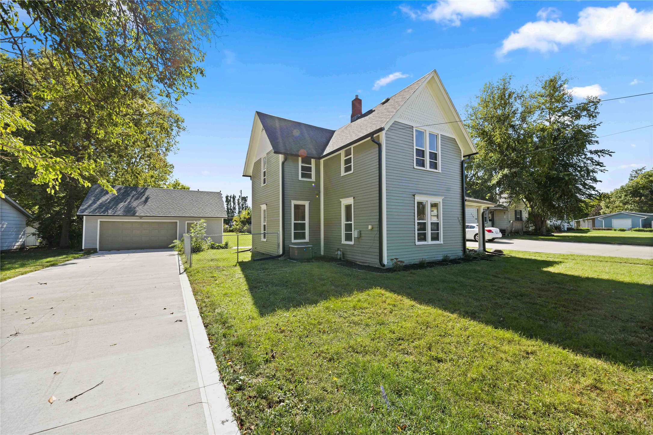 400 4th Street SE
