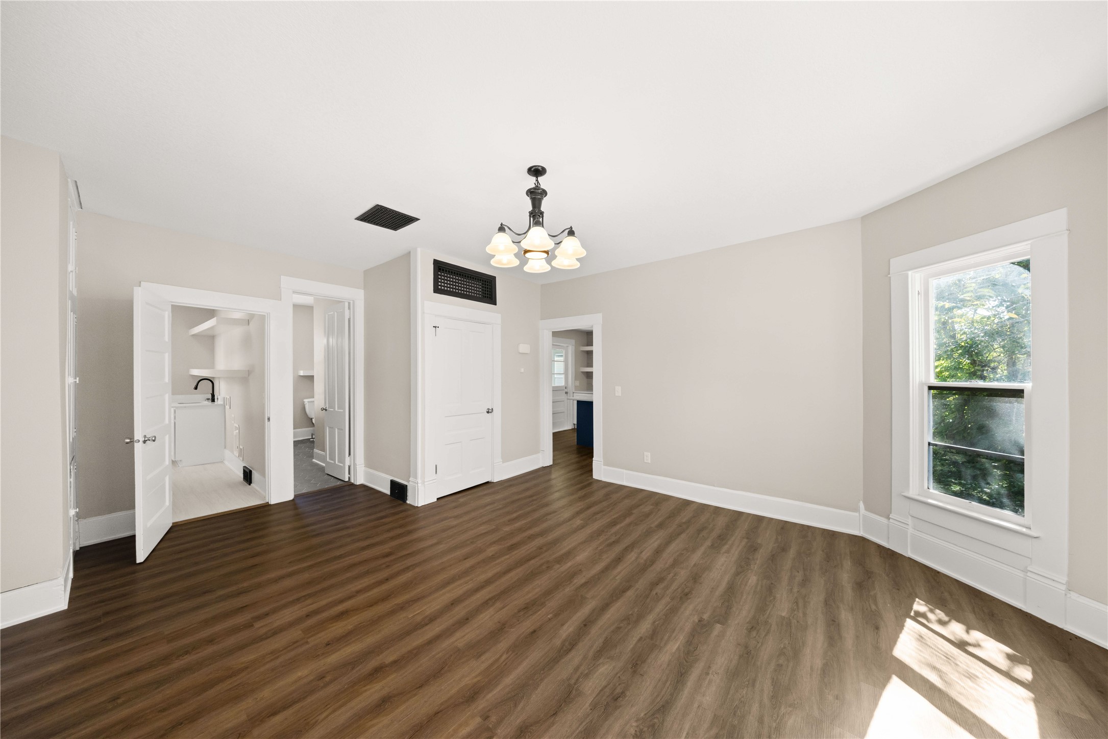 400 4th Street SE