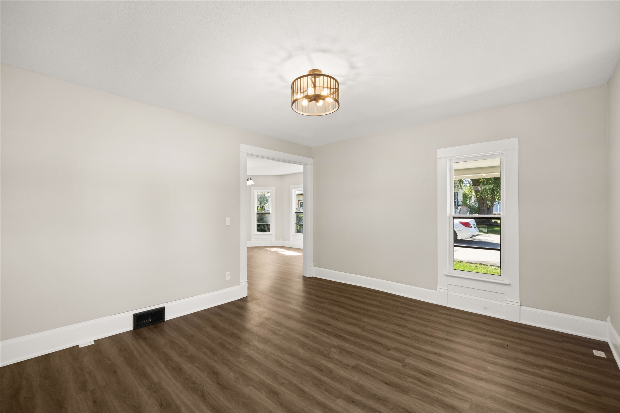 400 4th Street SE