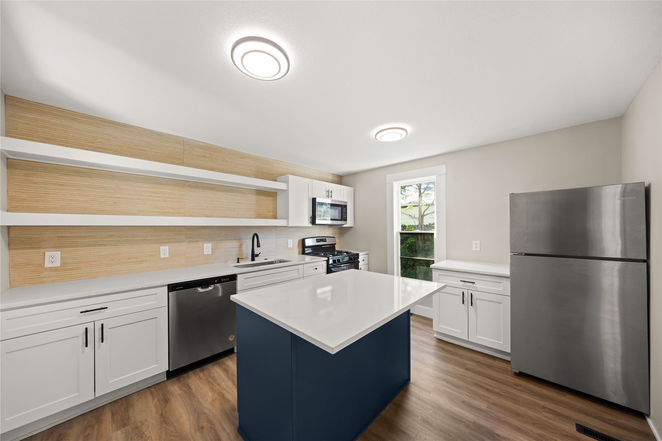400 4th Street SE