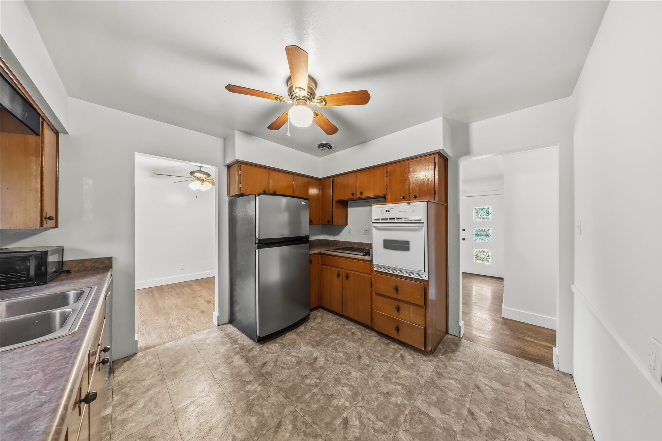 2904 Shadyoak Drive