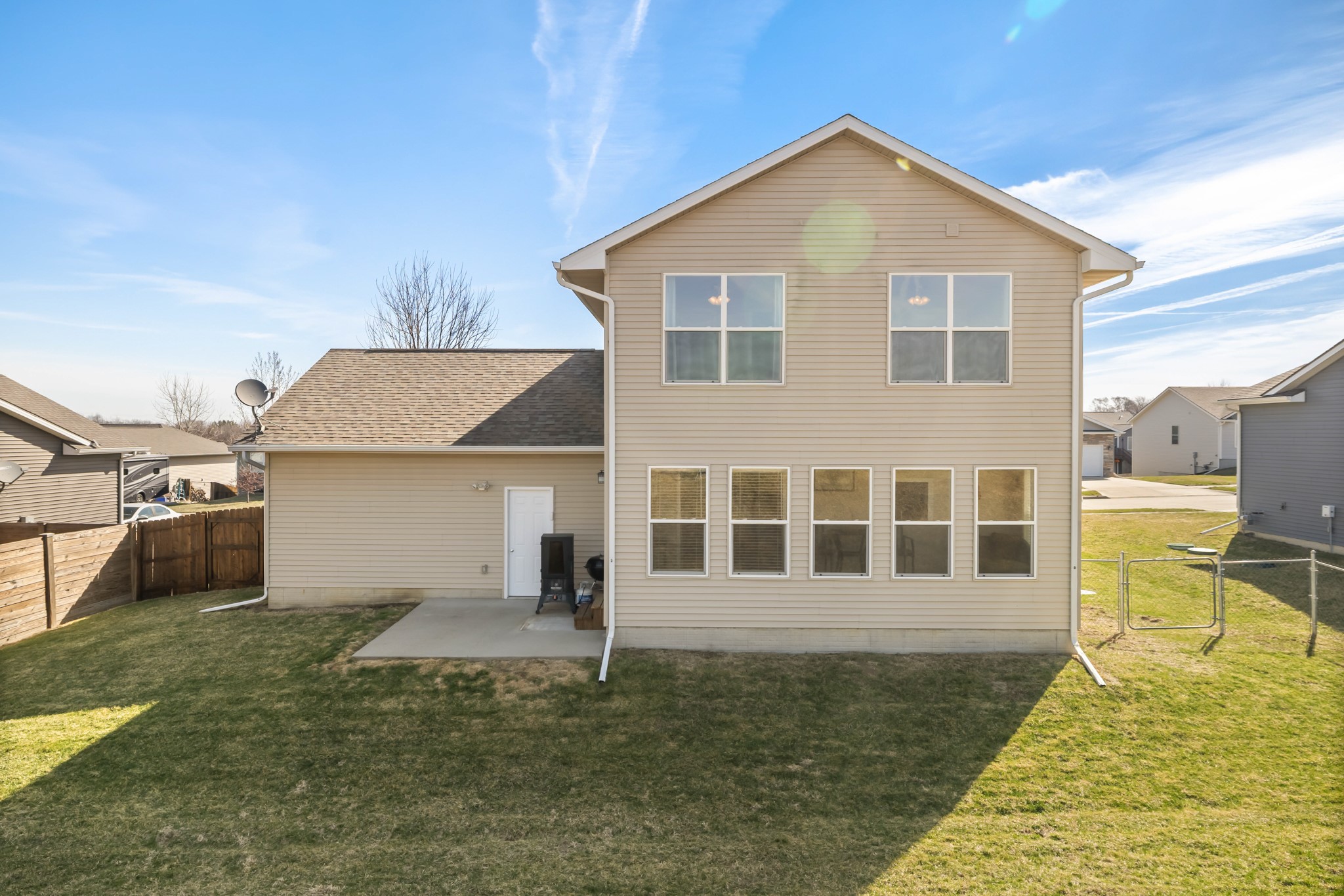 708 Patchett Drive NE