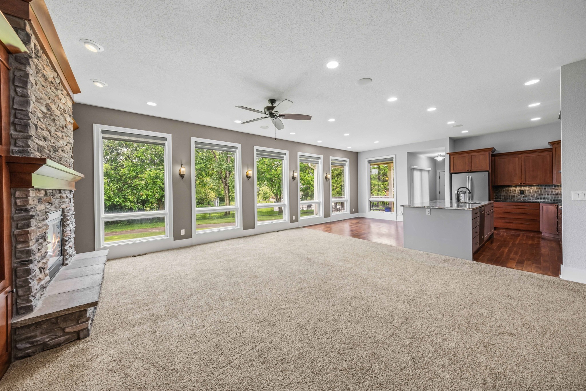 1406 Oakwood Drive