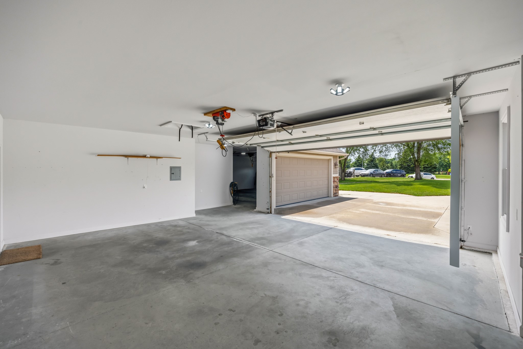 1406 Oakwood Drive