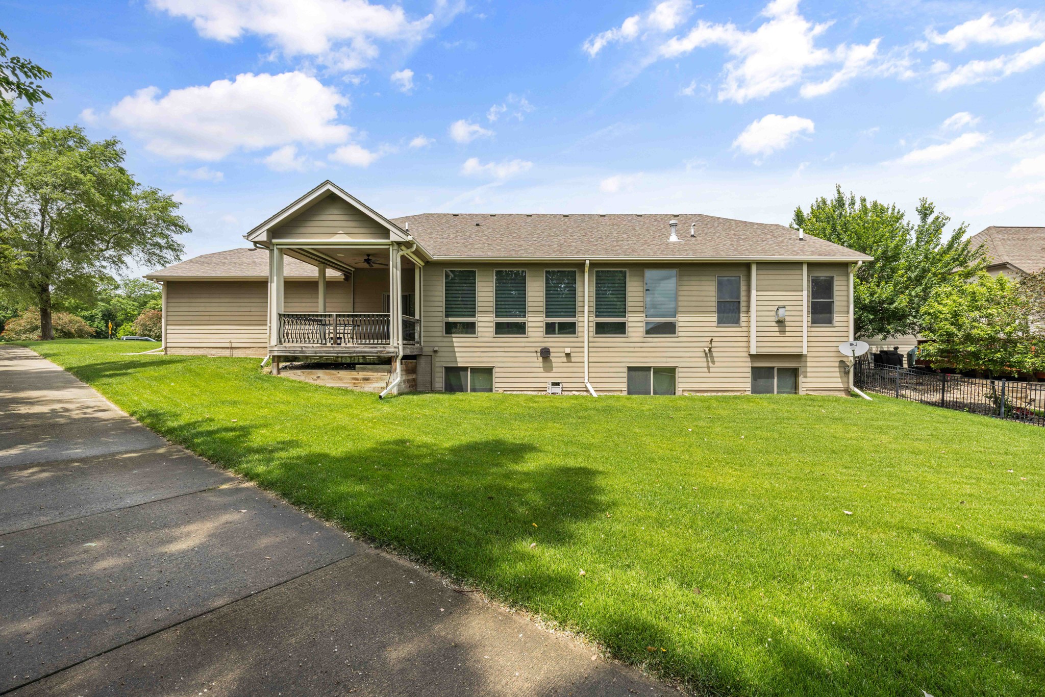 1406 Oakwood Drive