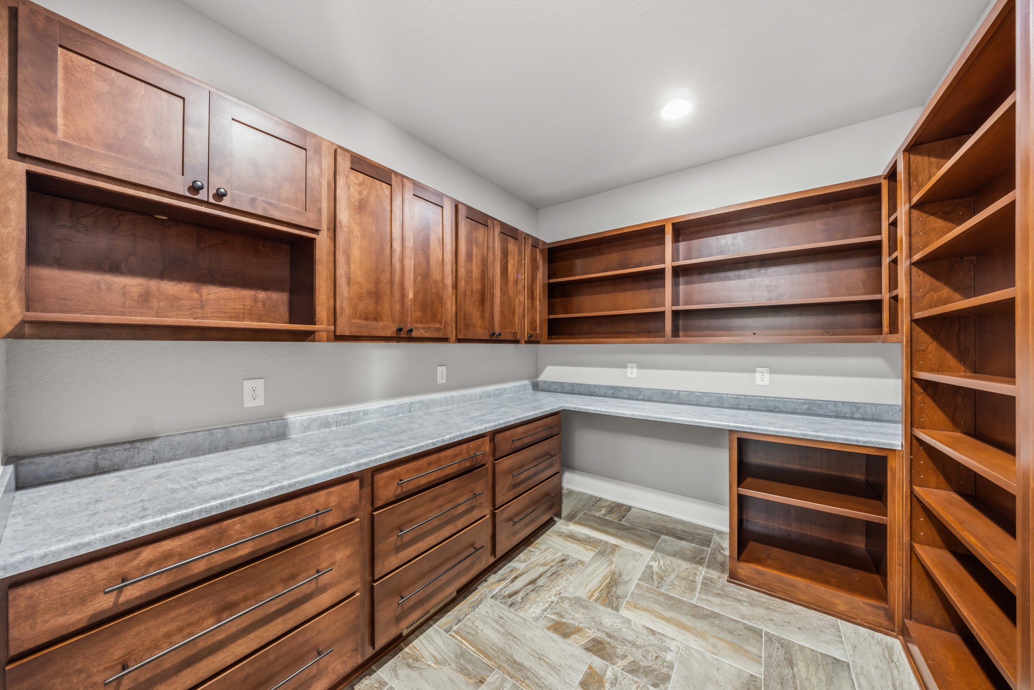 1406 Oakwood Drive
