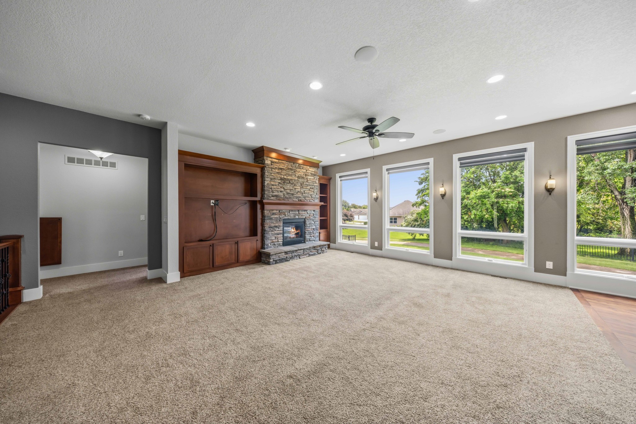 1406 Oakwood Drive