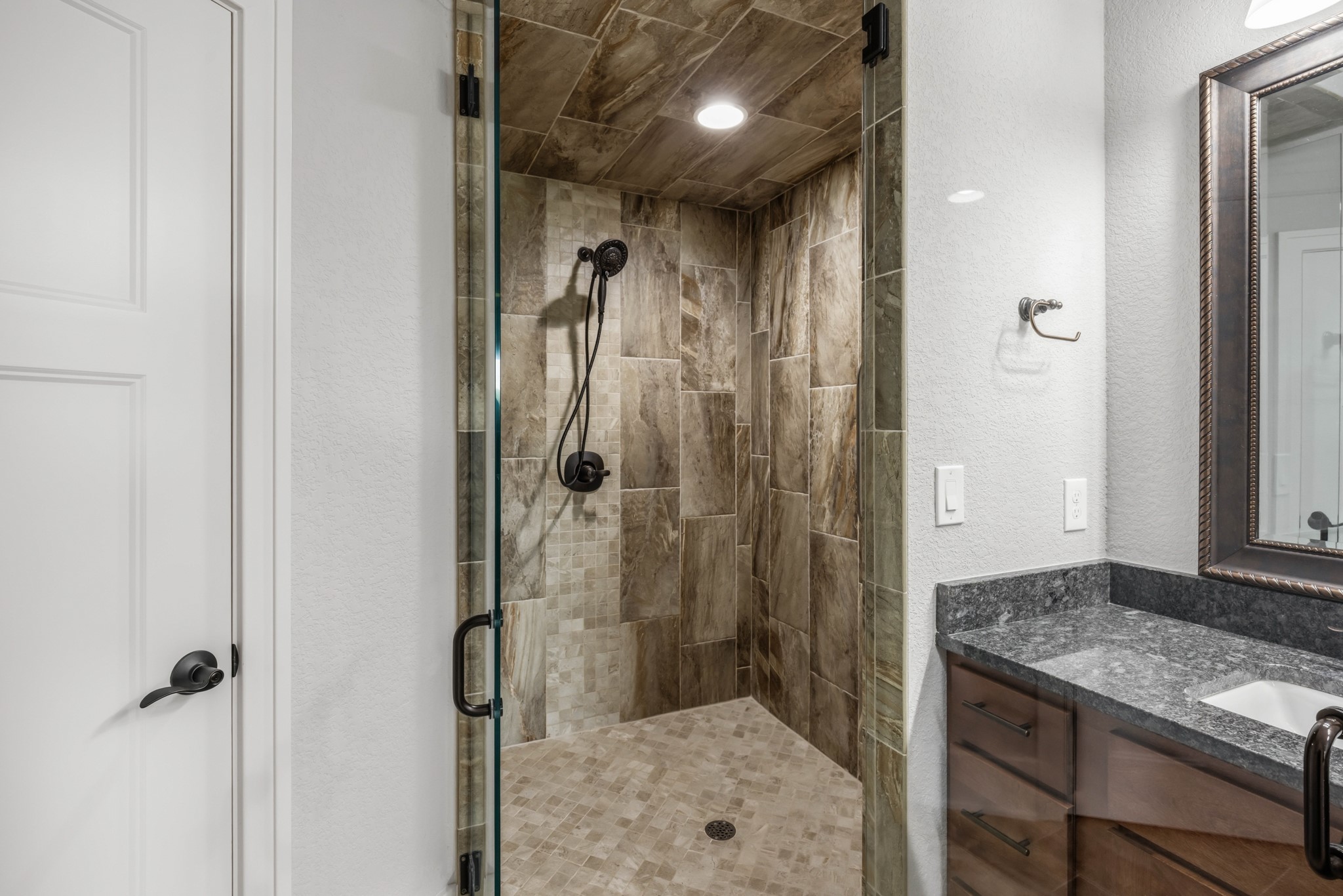 1406 Oakwood Drive