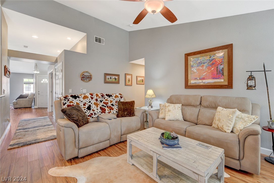 5601 Via Del Viento Avenue