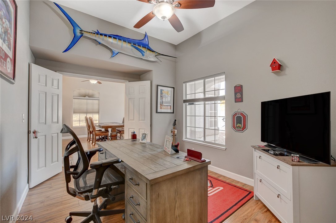 5601 Via Del Viento Avenue