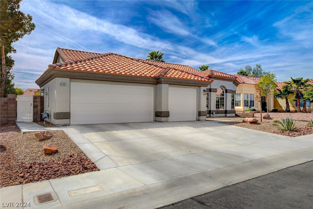 5601 Via Del Viento Avenue