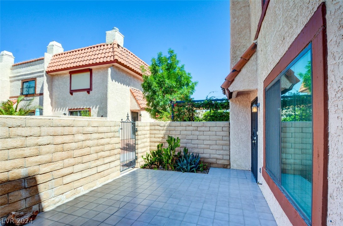 5471 Escondido Street