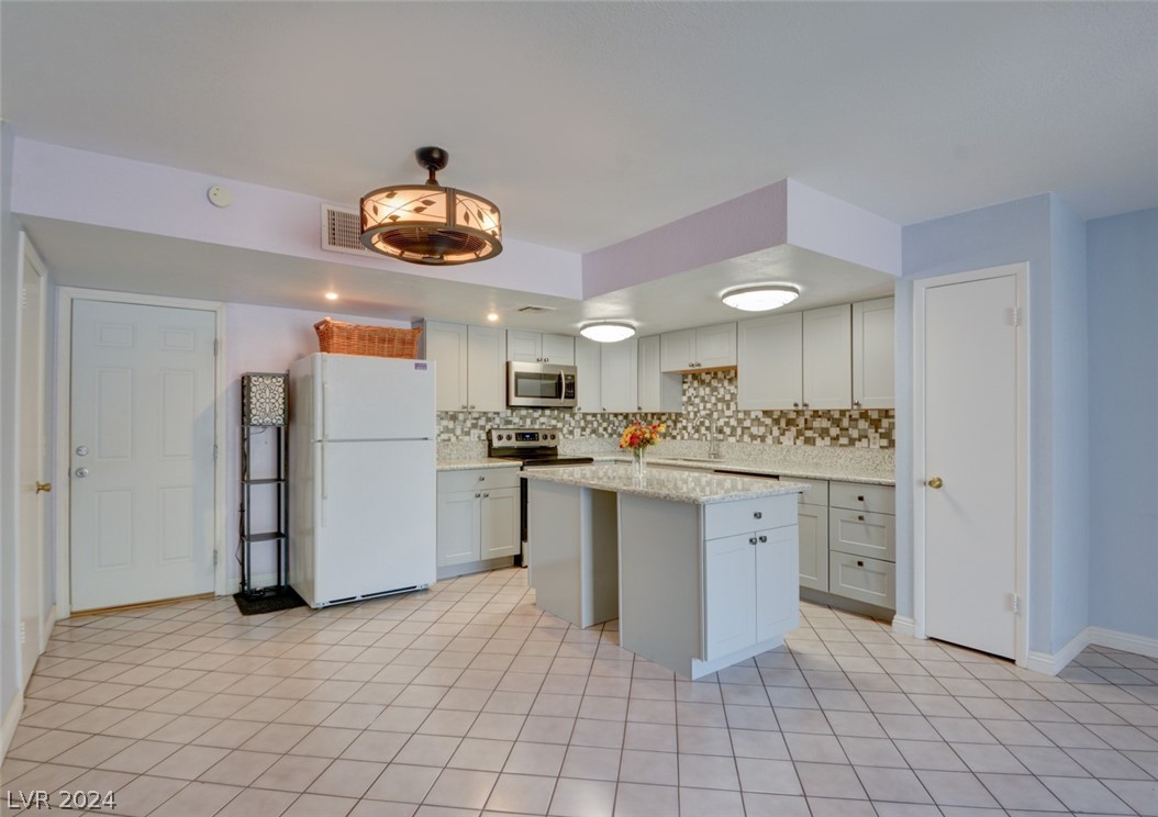 5471 Escondido Street