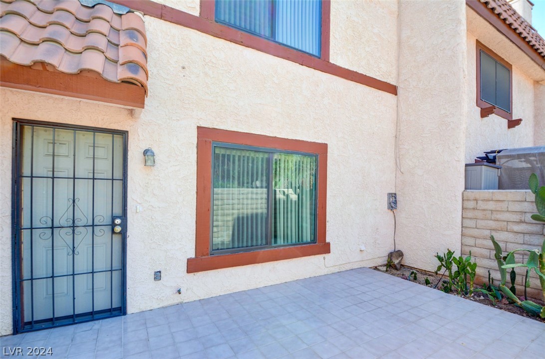 5471 Escondido Street