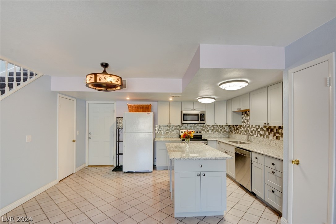 5471 Escondido Street