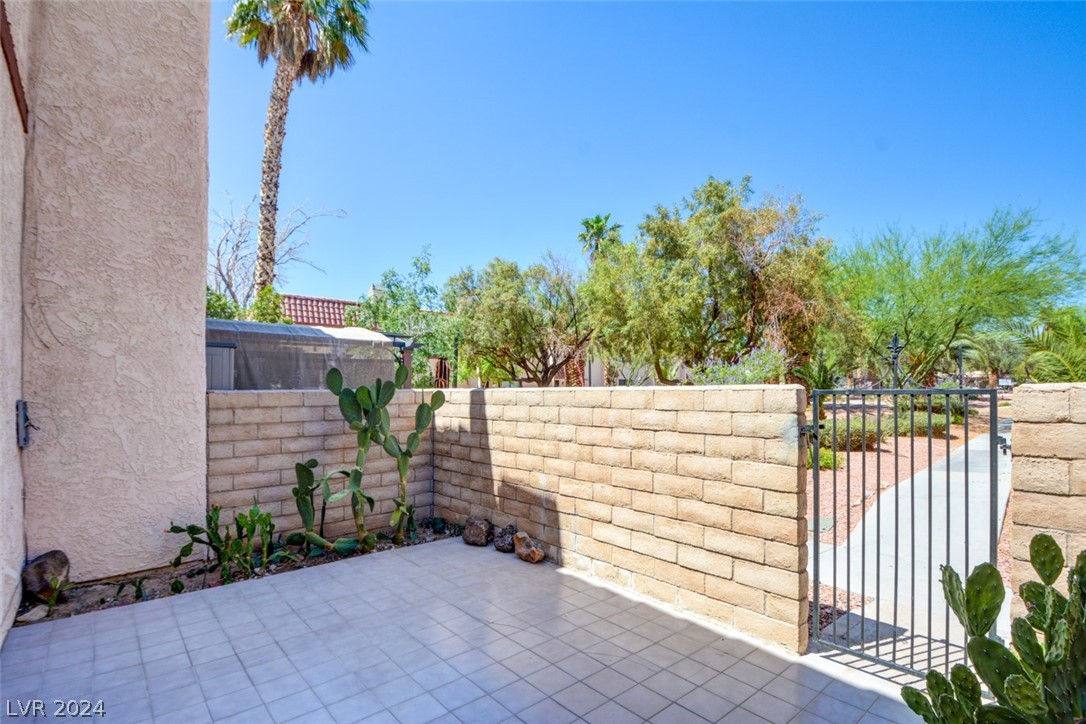 5471 Escondido Street