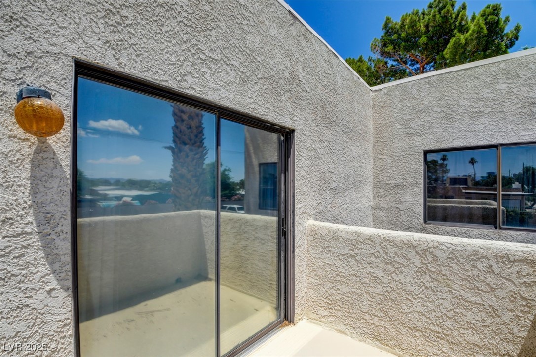 2696 Matogroso Lane