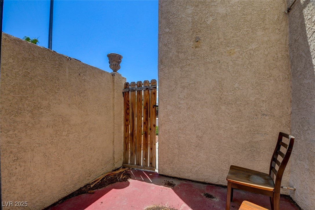 2696 Matogroso Lane