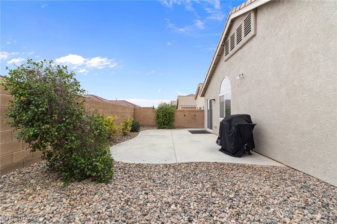 9368 Maple Red Court