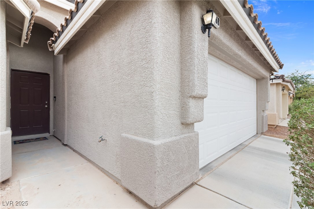 9368 Maple Red Court