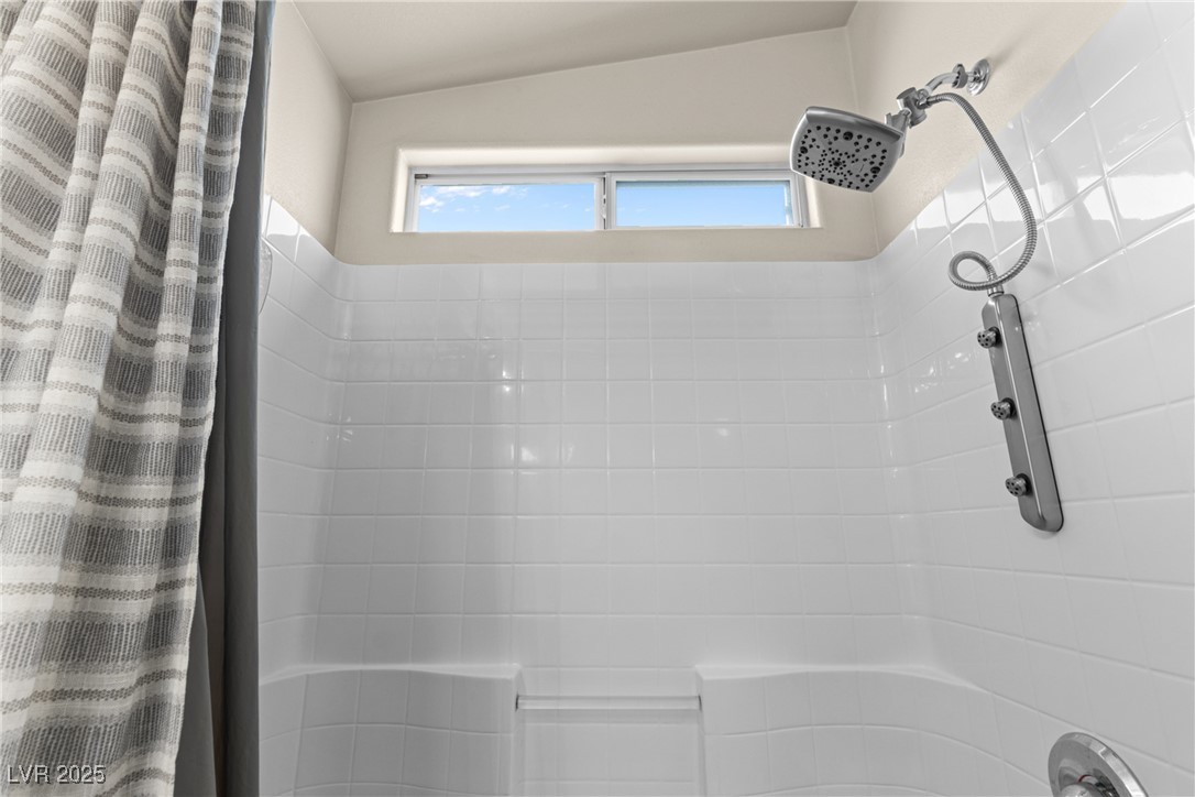 9368 Maple Red Court