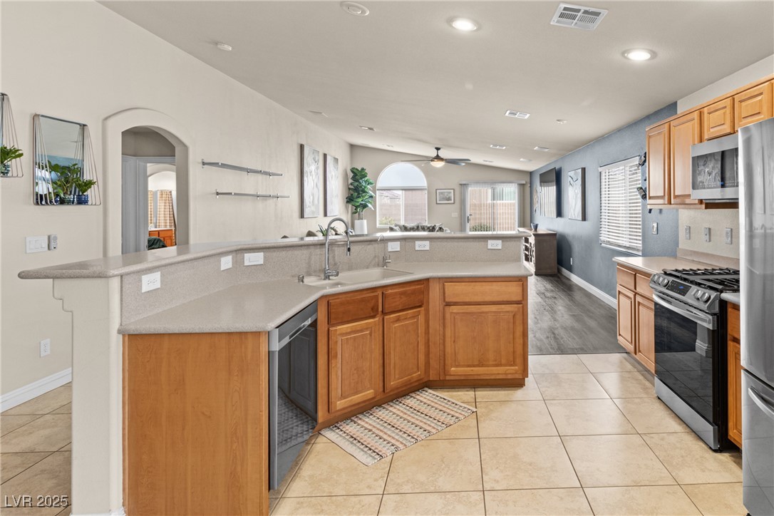 9368 Maple Red Court