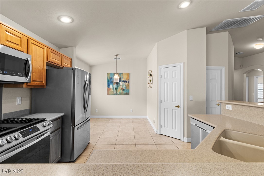 9368 Maple Red Court