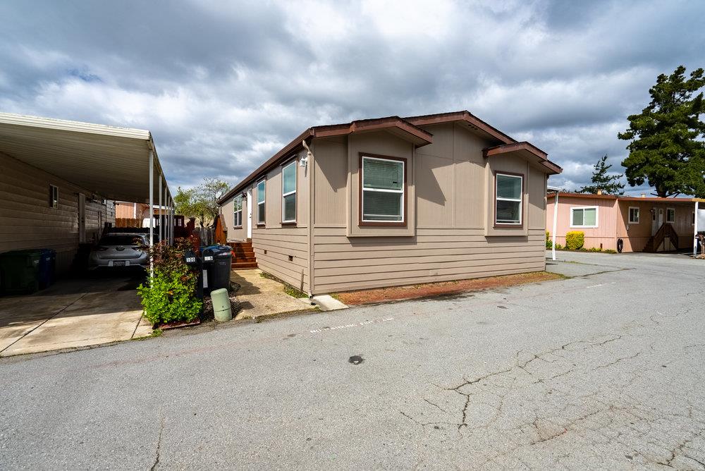 789 Green Valley Road 105