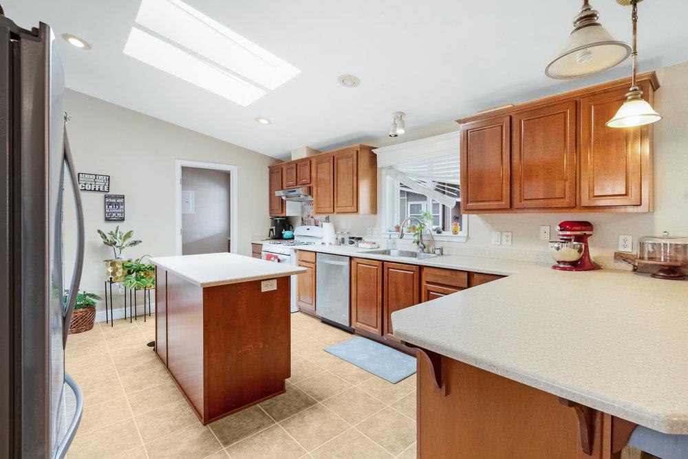 789 Green Valley Road 105