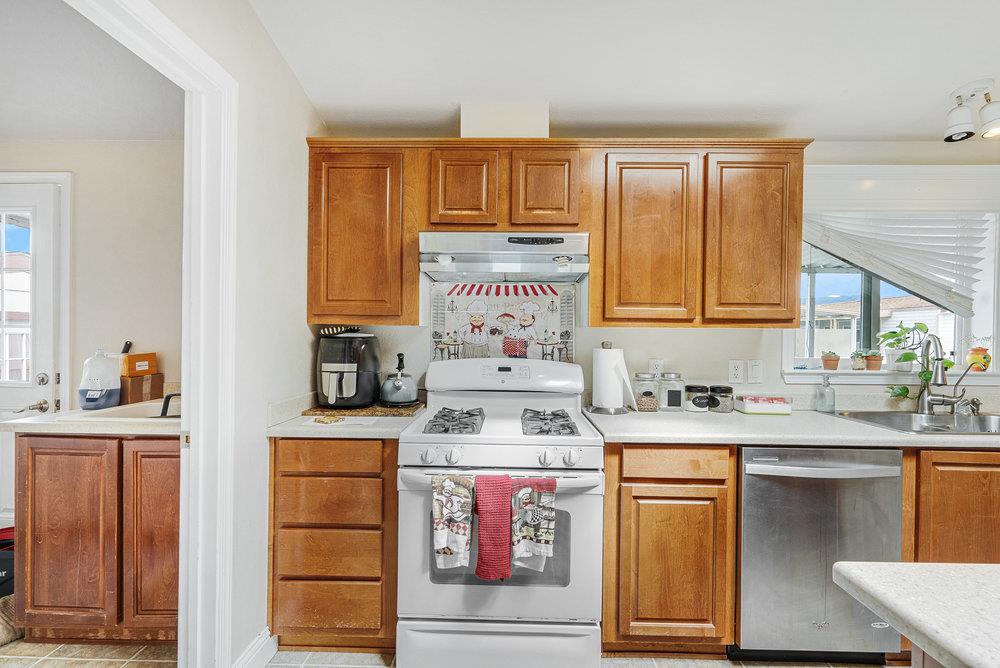 789 Green Valley Road 105