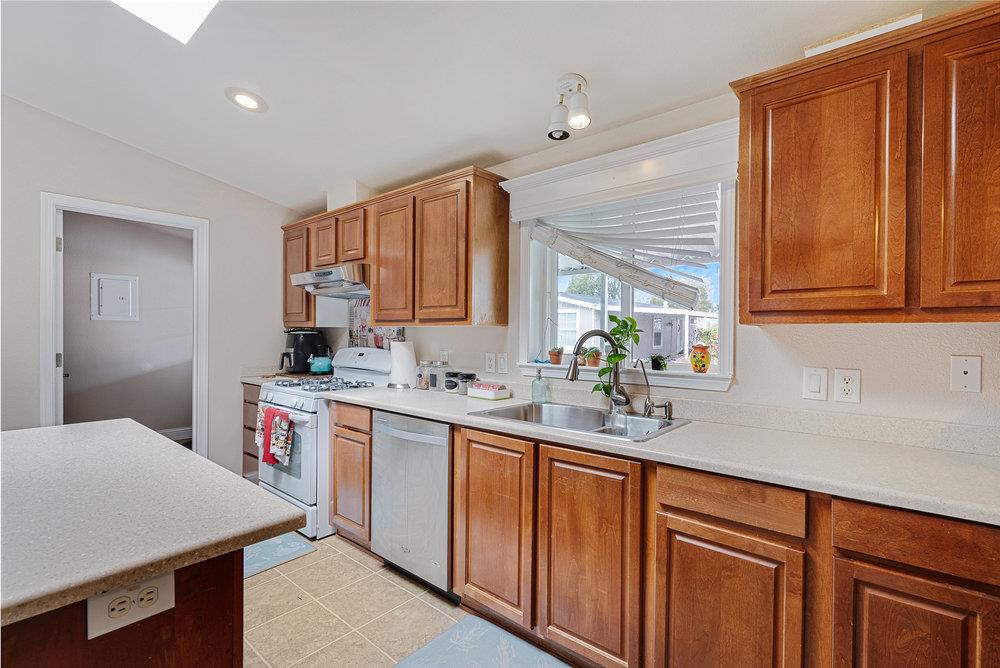 789 Green Valley Road 105