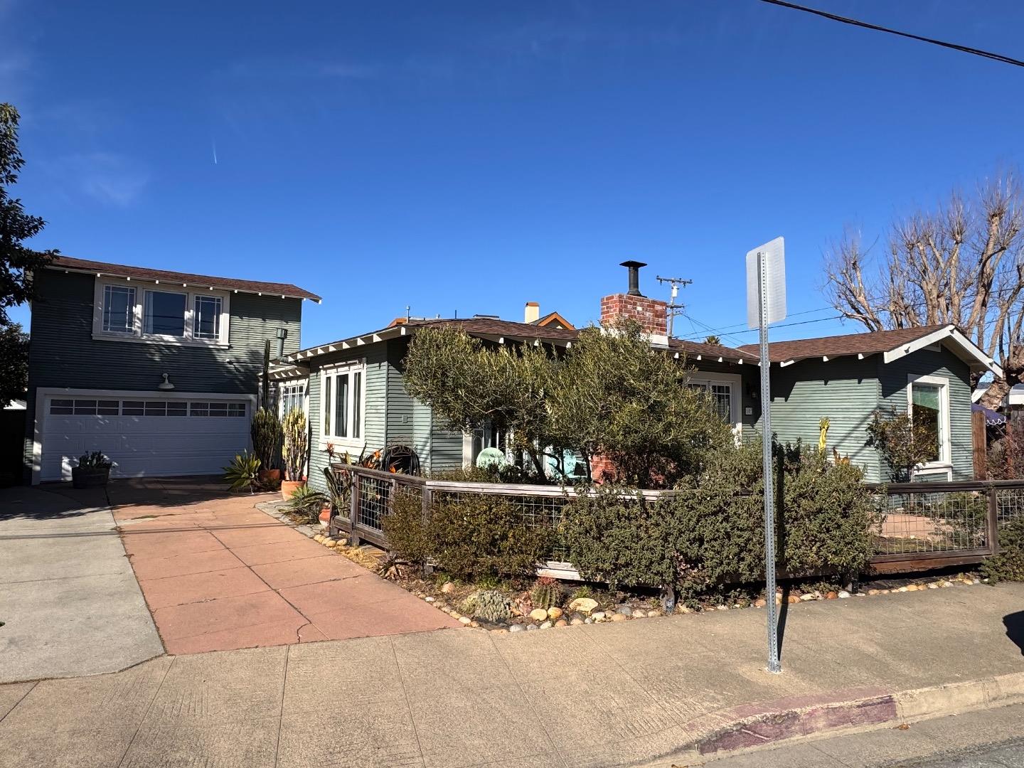 643 Palm AVE