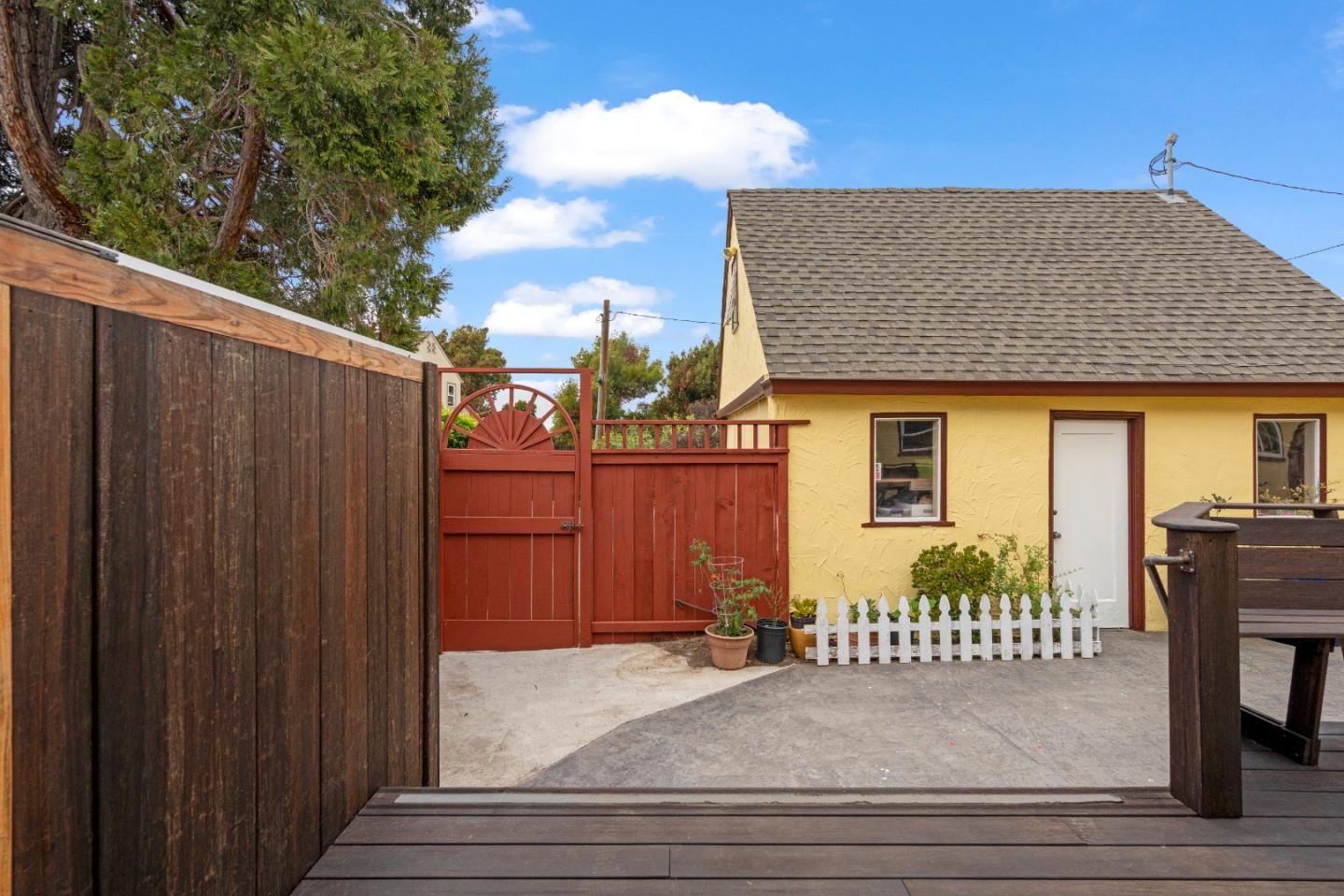 3 Gonzales Street