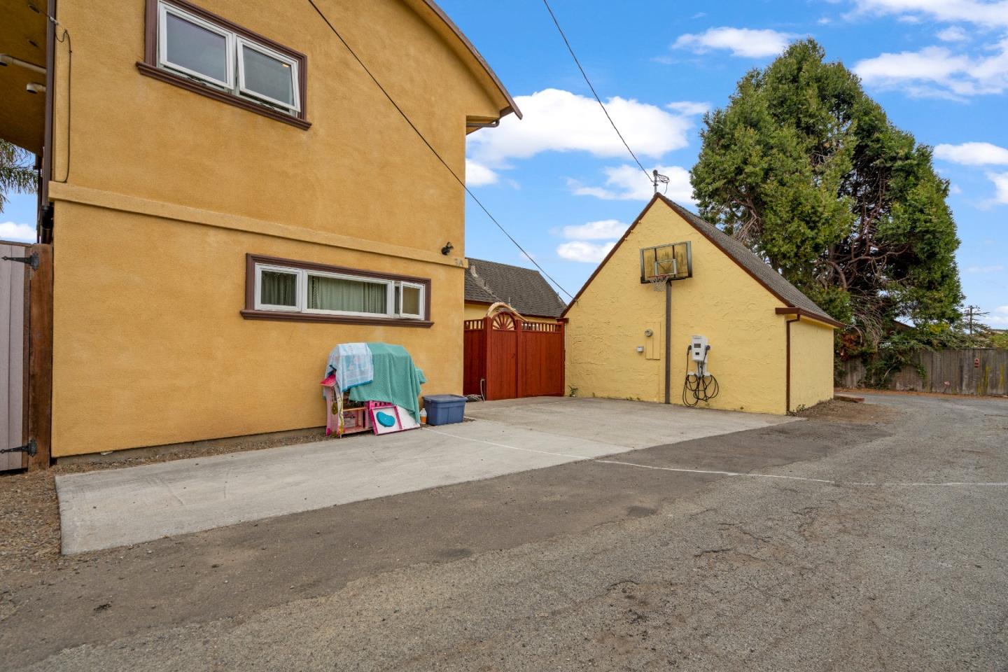 3 Gonzales Street