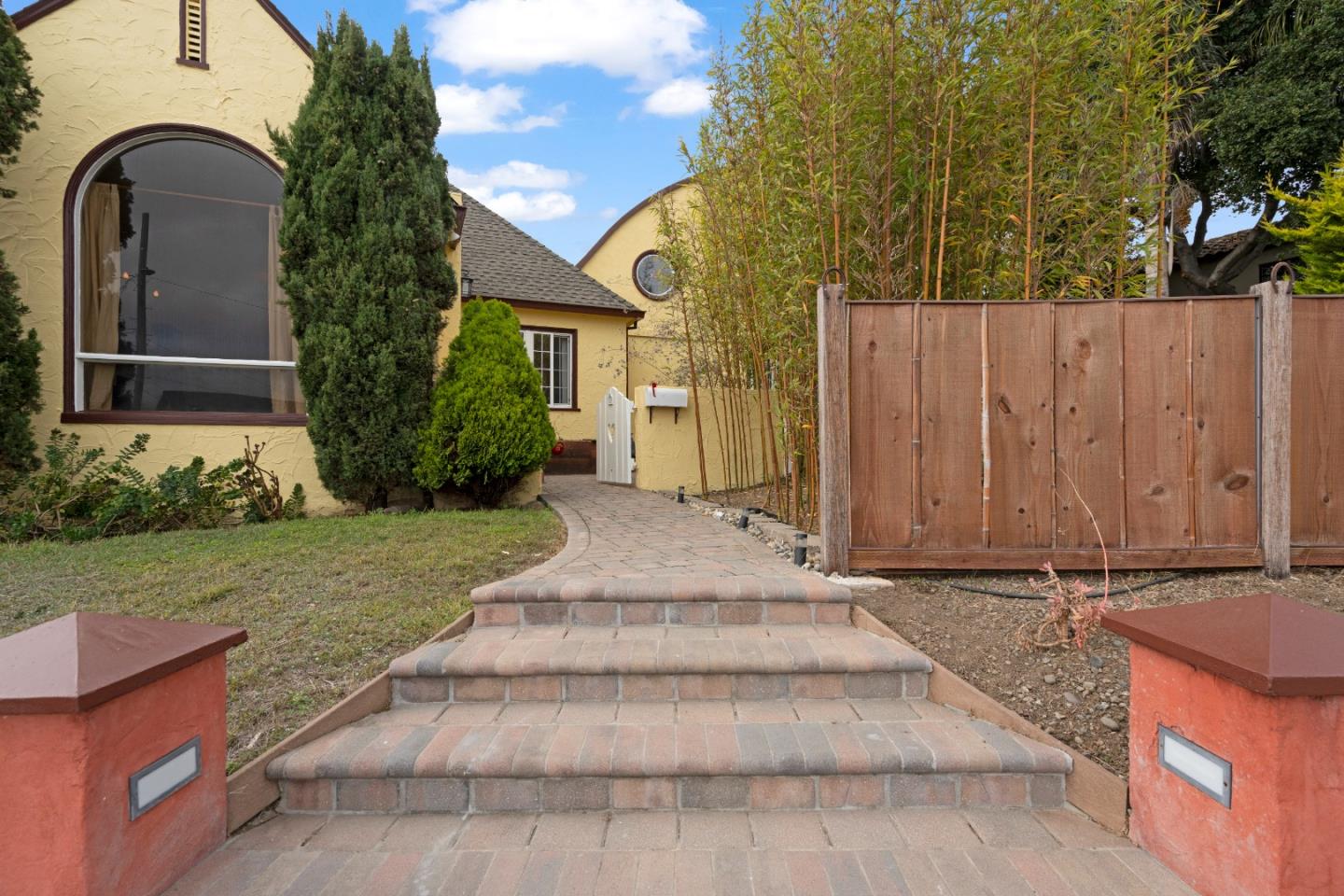 3 Gonzales Street