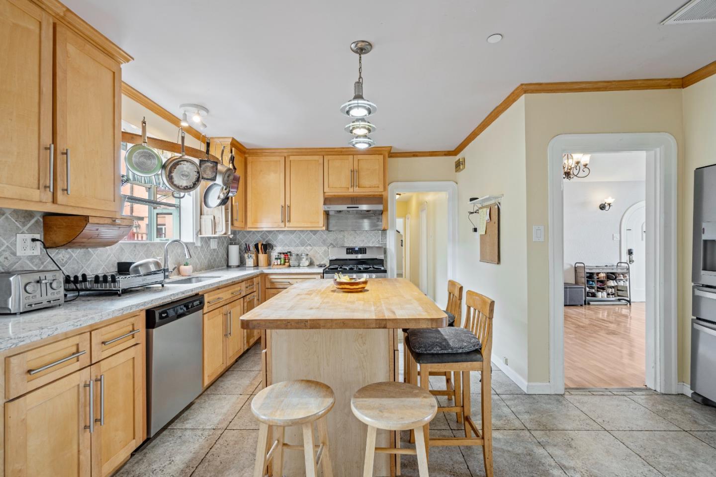 3 Gonzales Street