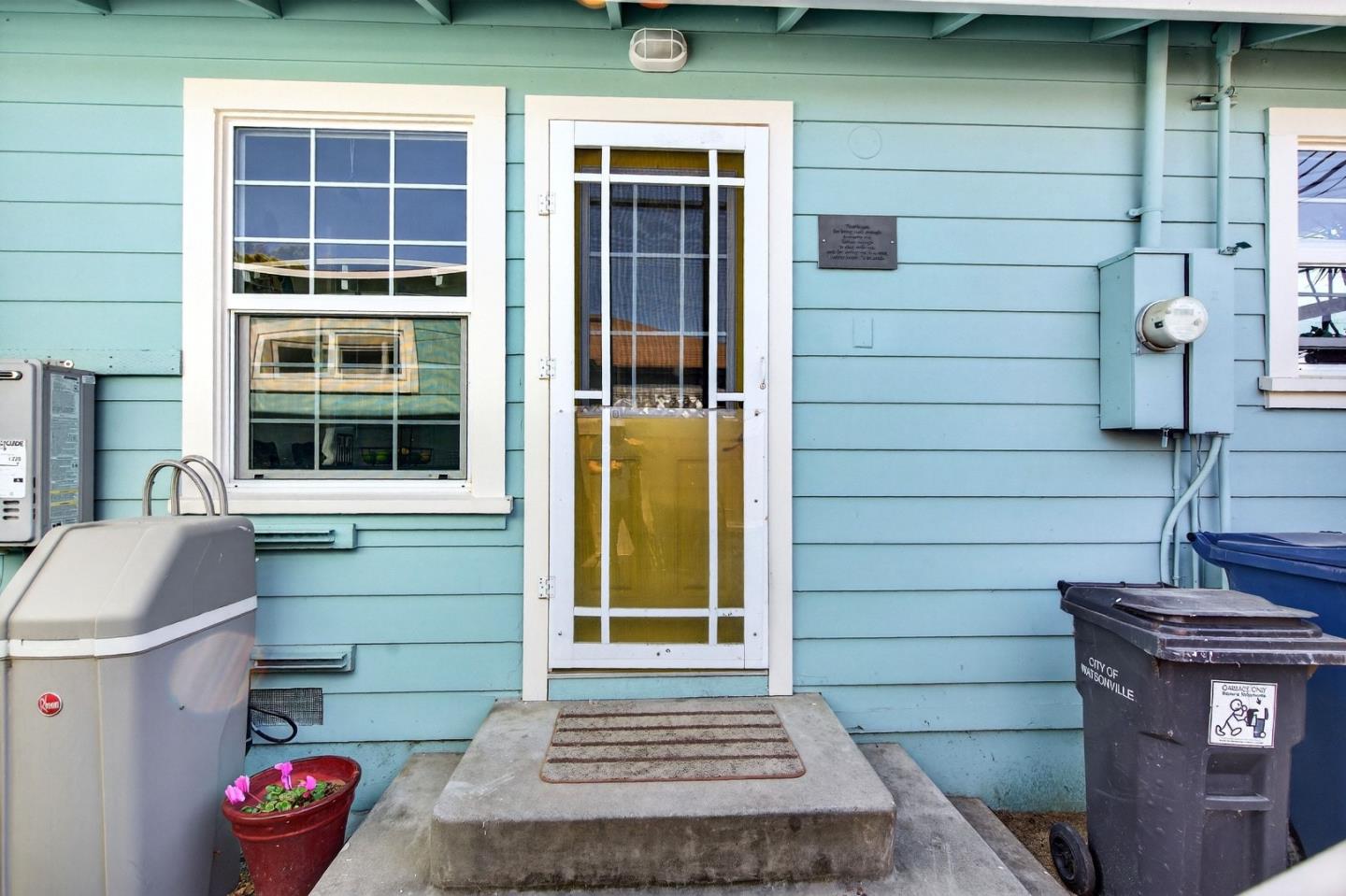 502 East Beach Street