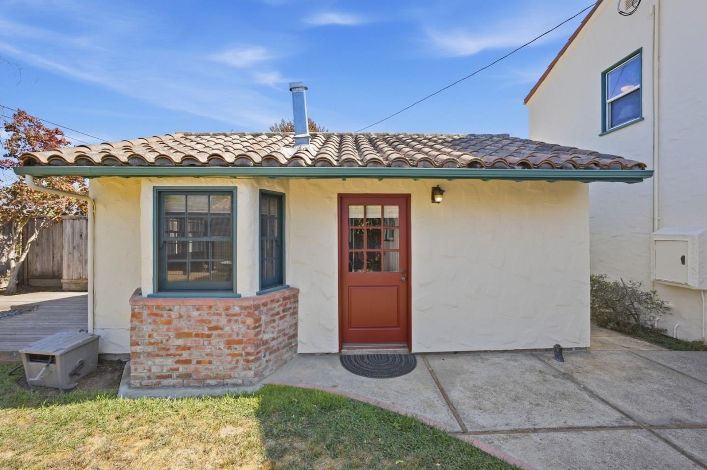 126 Rogers AVE