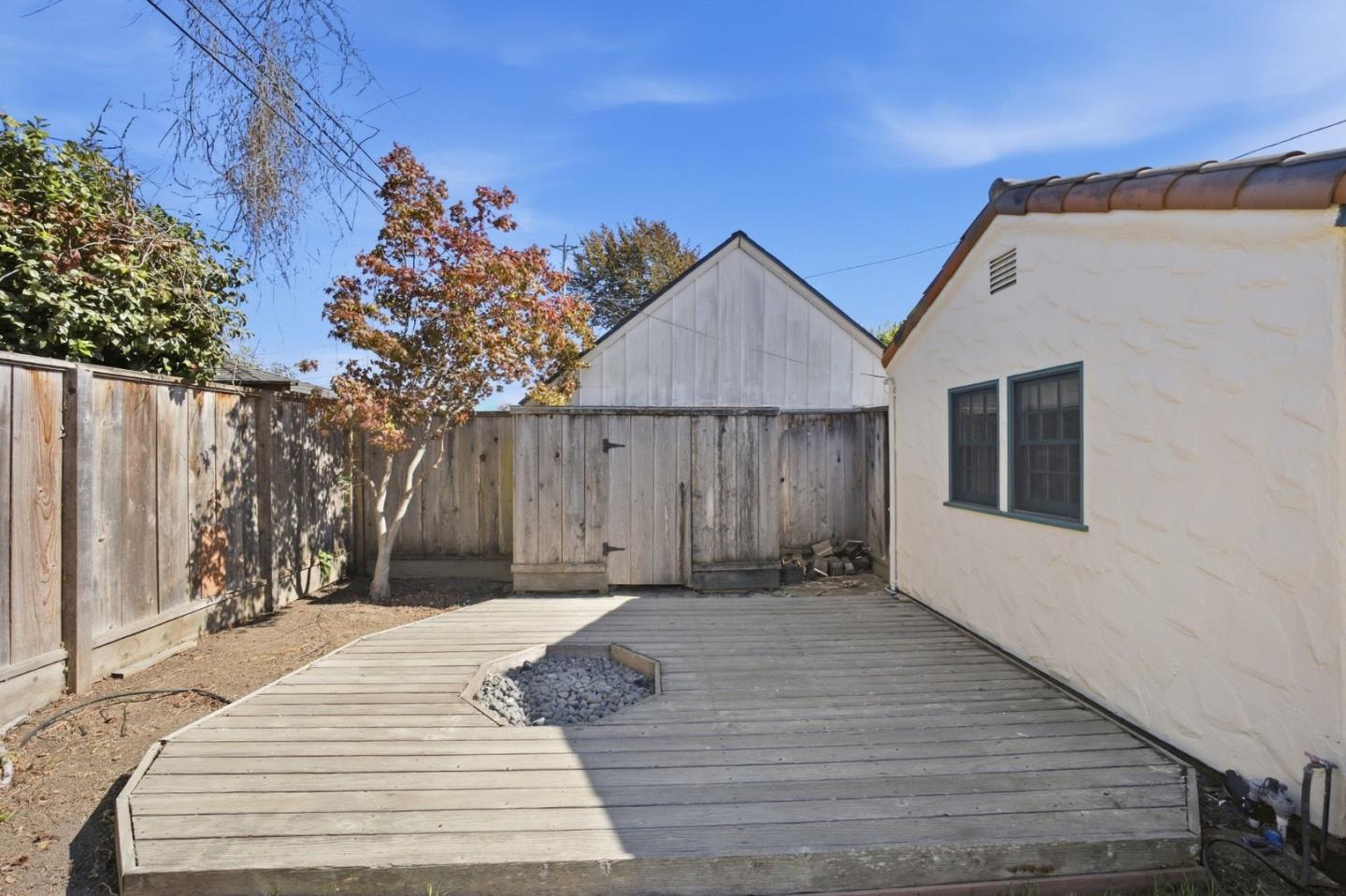 126 Rogers AVE