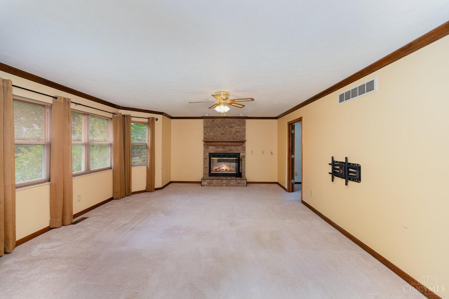 5587 Beech Grove Drive