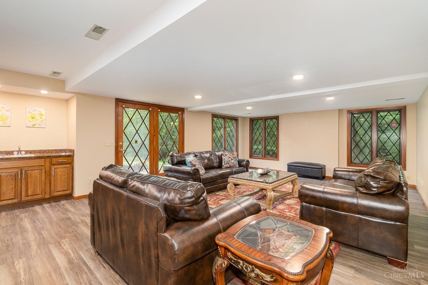 8907 Terwilligers Trail