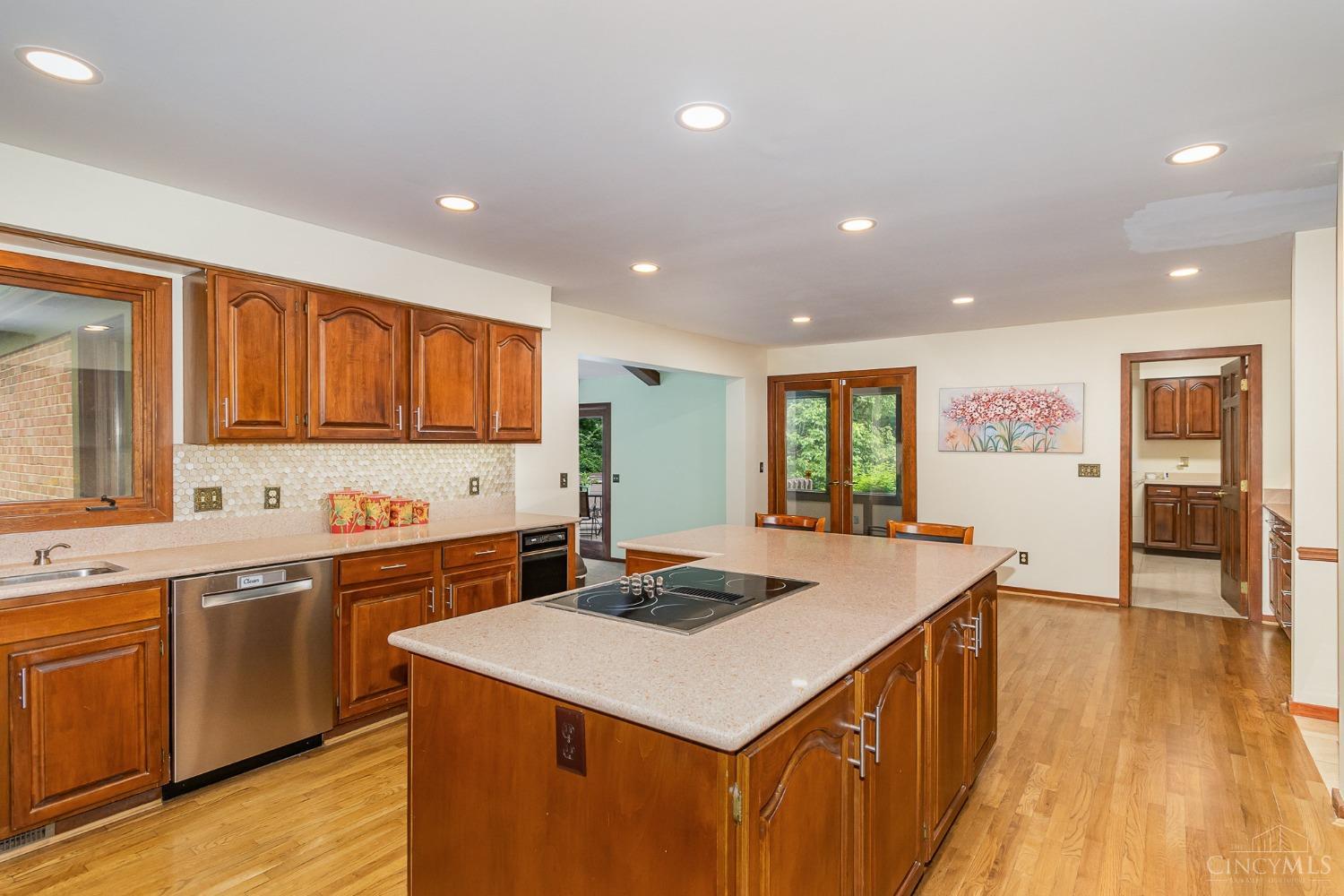 8907 Terwilligers Trail