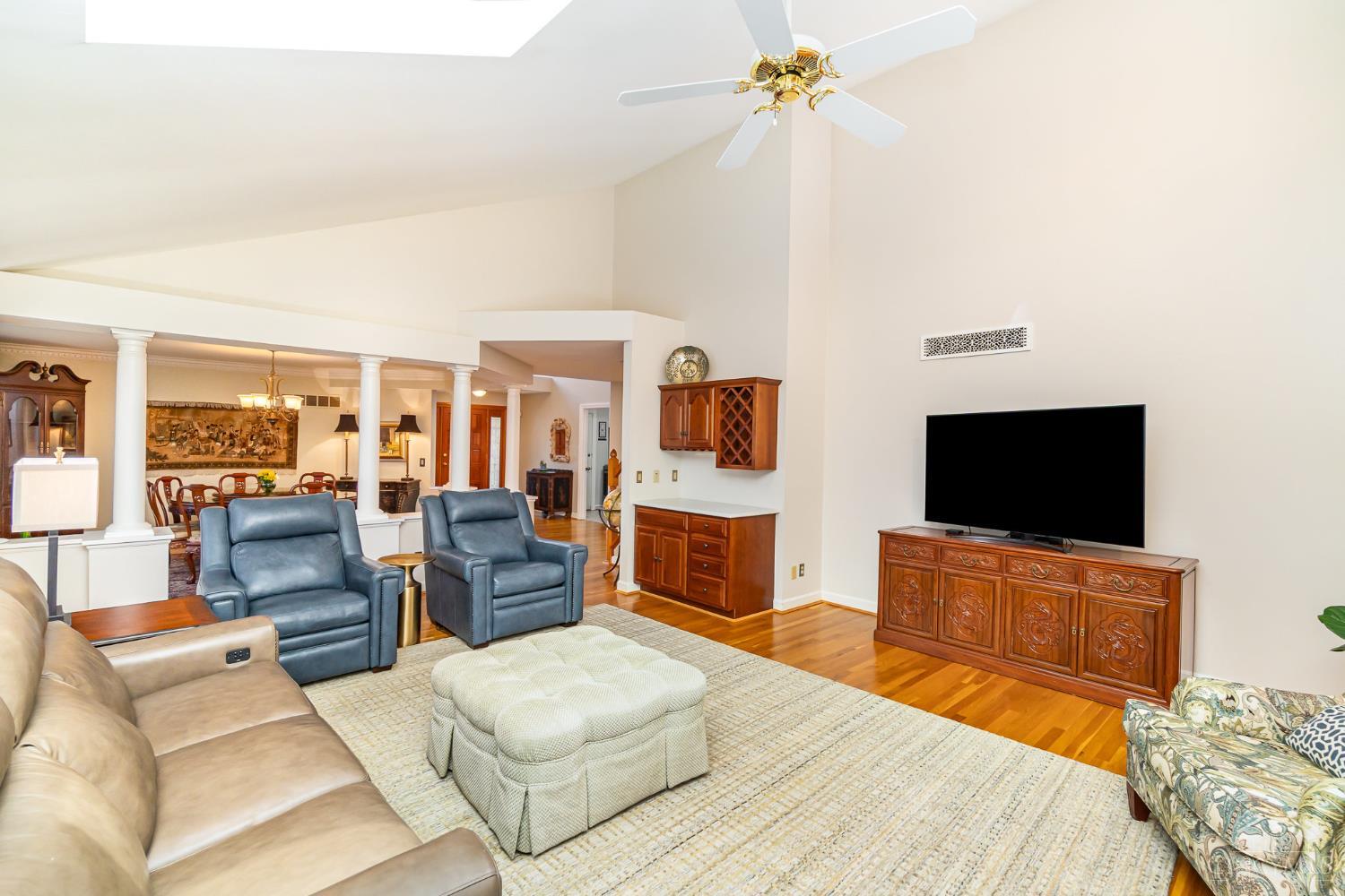 8871 montgomery Road