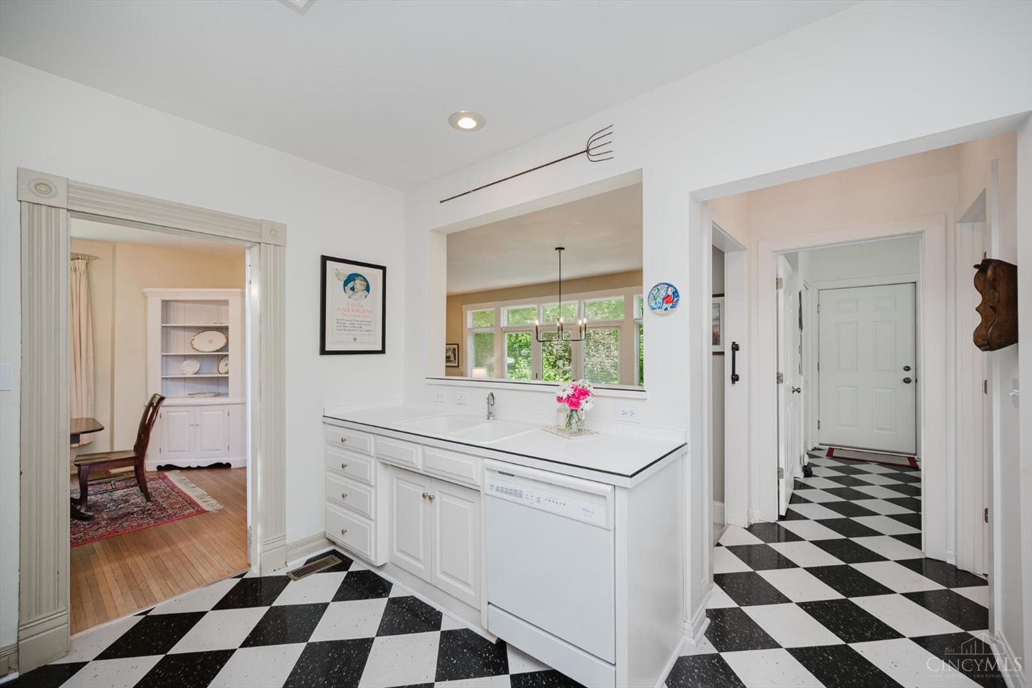 34 Laurel Avenue
