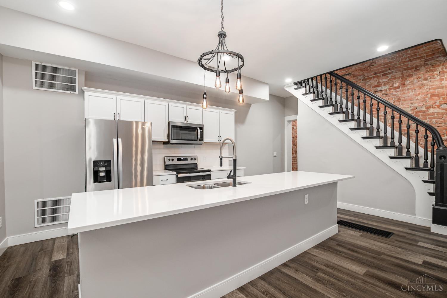 4226 Chambers Street