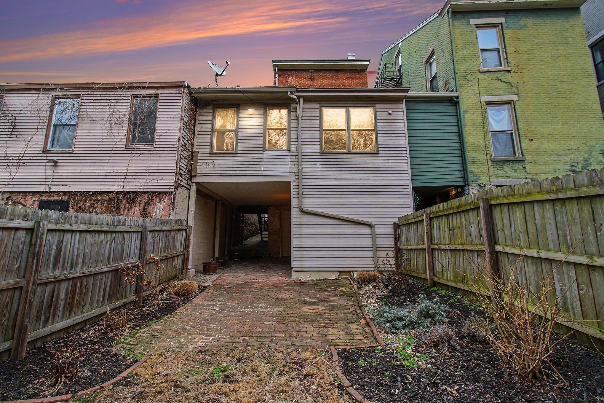 809 Philadelphia Street