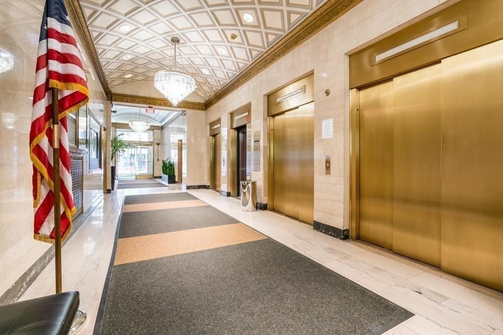 333 Washington St # 604A