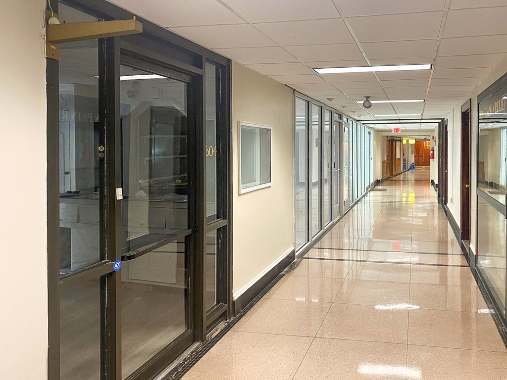 333 Washington St # 604A