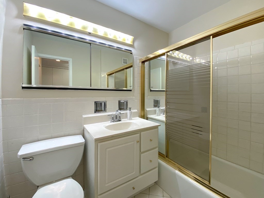 151 Tremont St # 15S