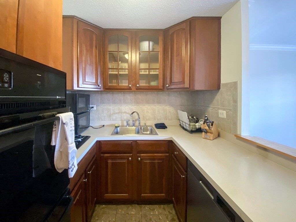 151 Tremont St # 15S